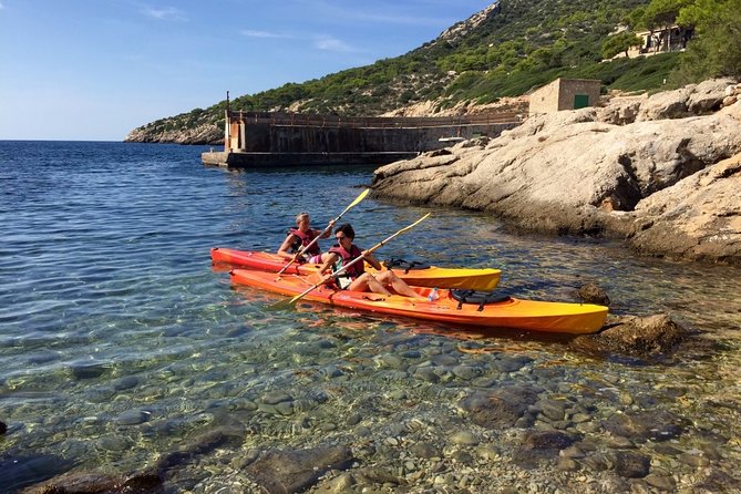 Explore the island of Dragonera by kayak and on foot - Key Points
