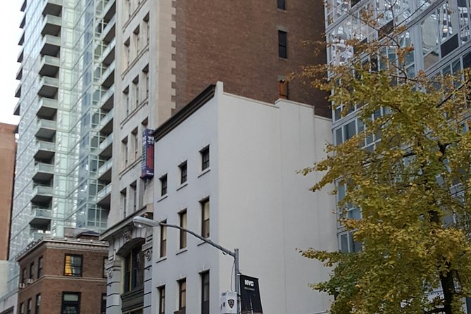 Explore the Ruins of a Forgotten City in the Middle of Manhattan - Key Points