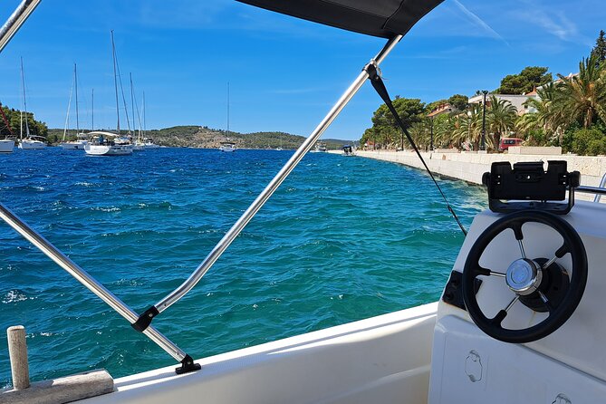 Explore the West coast of the island Brac by BETINA boat - How the Experience is Managed and What’s Included