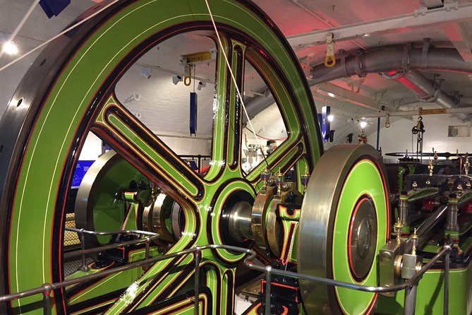 Explore Tower Bridge & London's Top 30 Landmarks Tour - Borough Market and Southwark Cathedral