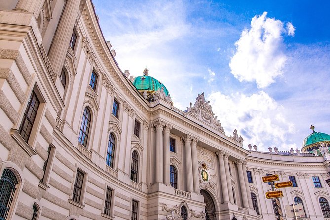 Explore Vienna in 60 minutes with a Local - The Baroque Splendor of Upper Belvedere