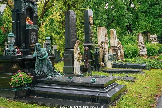 Explore Vienna's Central Cemetery: Private 2.5-hour Guided Tour - Tour Guide Expertise and Personal Experience