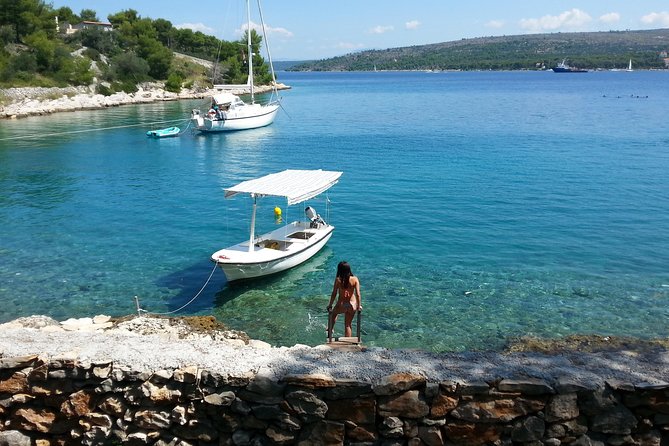 Explore west side of island Bra with Pasara boat - Traditional Dalmatian boat - Discover Hidden Bays and Secluded Villages