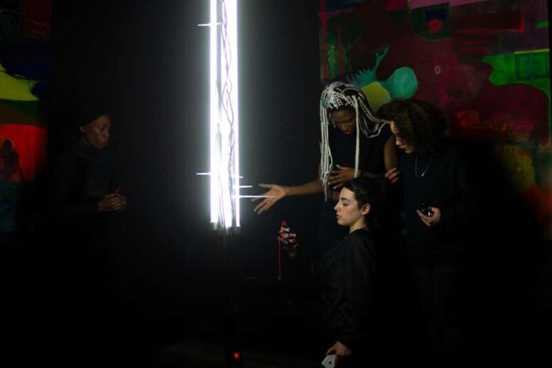 Exploring contemporary art galleries - Key Points