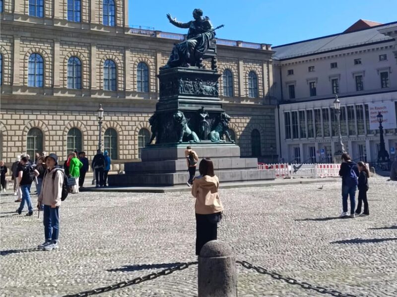 Exploring Munich by Pedicab: Premium Two Hour Tour - Booking and Cancellation Flexibility