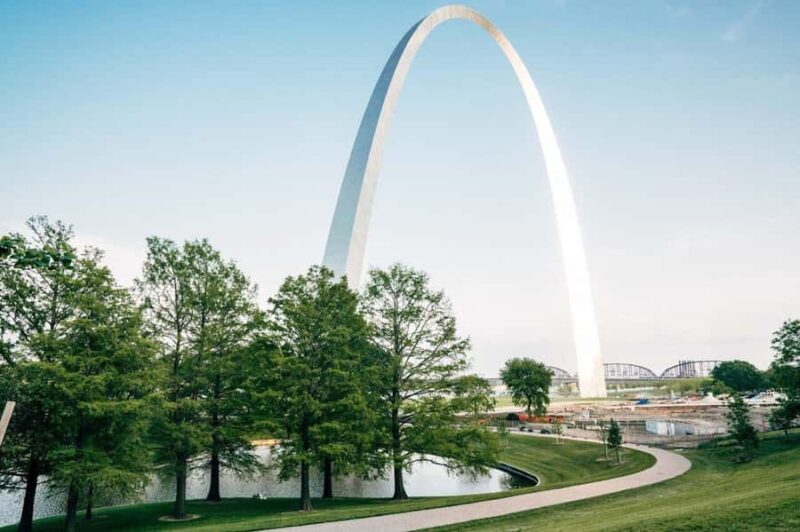 Exploring St. Louis with the Family Private Walking Tour - Explore St. Louis’s Historic and Architectural Marvels in Just 3 Hours