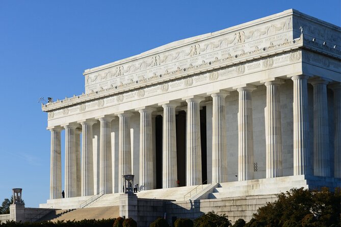 Exploring Washington's Iconic Landmarks - The Lincoln Memorial: Icon of American Liberty