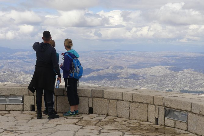 Express Cable Car ascent & 25Turns Epic Bike Descent. - What Makes This Tour Unique: The Descent and the Views