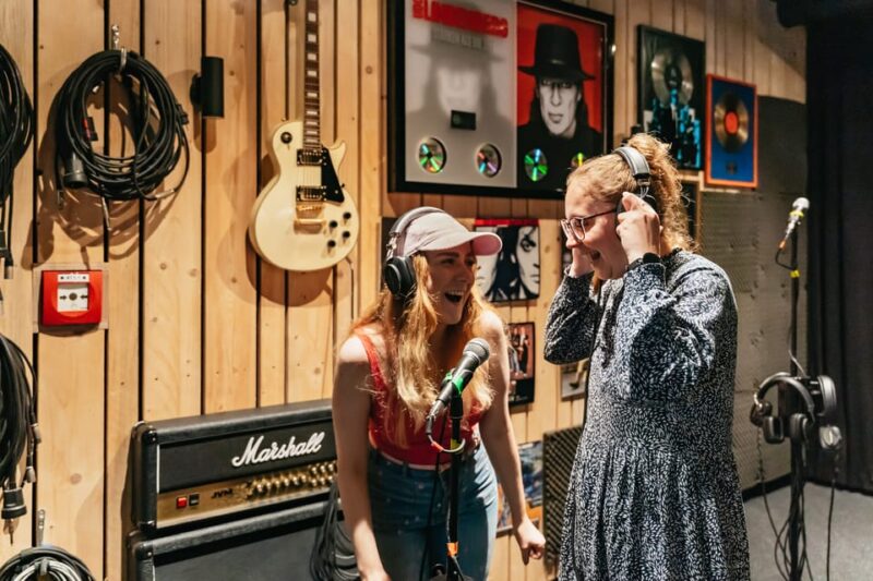 Express-Tour Panik City Udo Lindenberg Multimedia Experience - The Guided Experience and Its Personal Touch