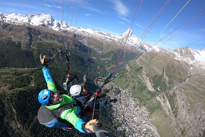 Extended Paragliding Flight in front of the Matterhorn 30 minutes - Soar with a 30-Minute Extended Paragliding Flight in Zermatt