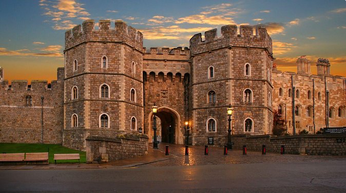 Extended visit: Windsor Castle & Stonehenge with Free Snack Pack - Seamless Transport and Group Size
