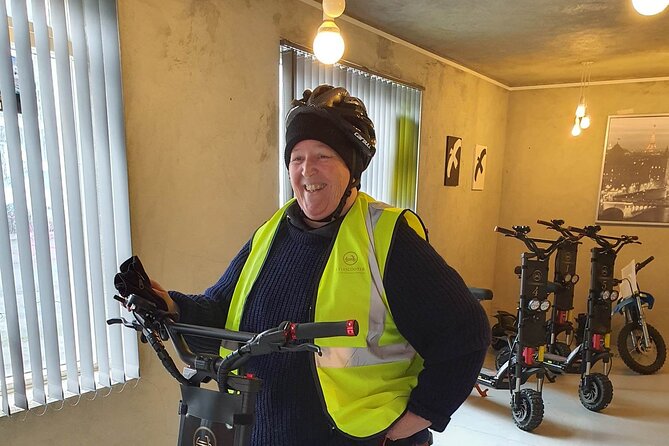 Eyjascooter Puffin Tour in Iceland - Visiting the Sea Life Trust Museum