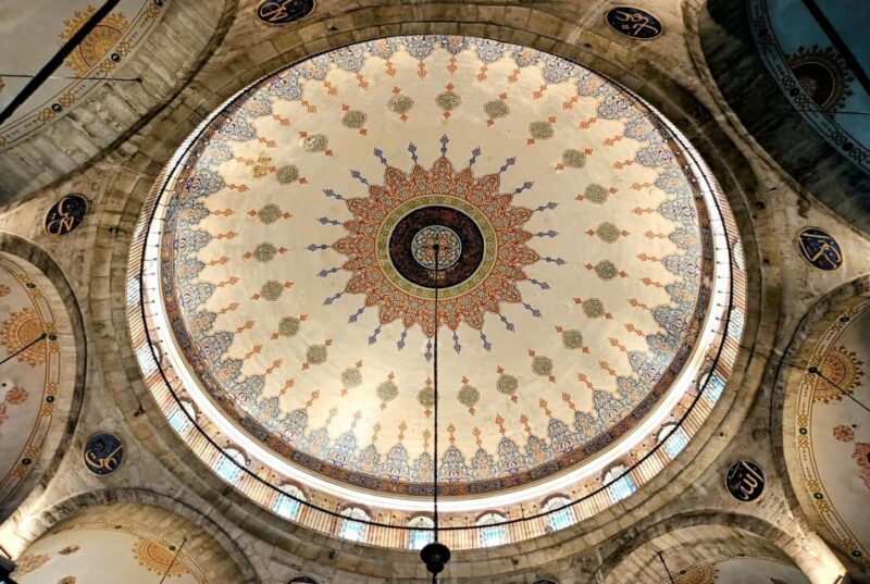 Eyüp Sultan Mosque and Eyüp District Istanbul Walking Tour - Discovering the Historic Eyüp District Neighborhood