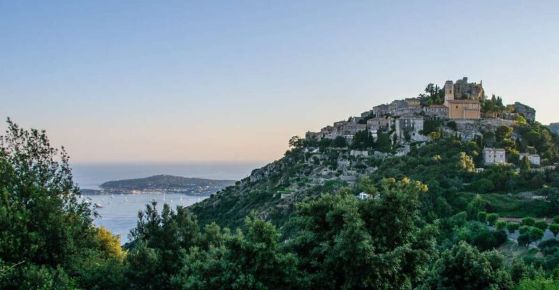 Èze: Private Village Guided Walking Tour - Starting Point in Front of the Fragonard Boutique