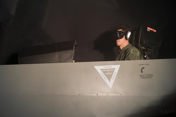 F / A-18 fighter jet flight simulator in Zurich - Key Points