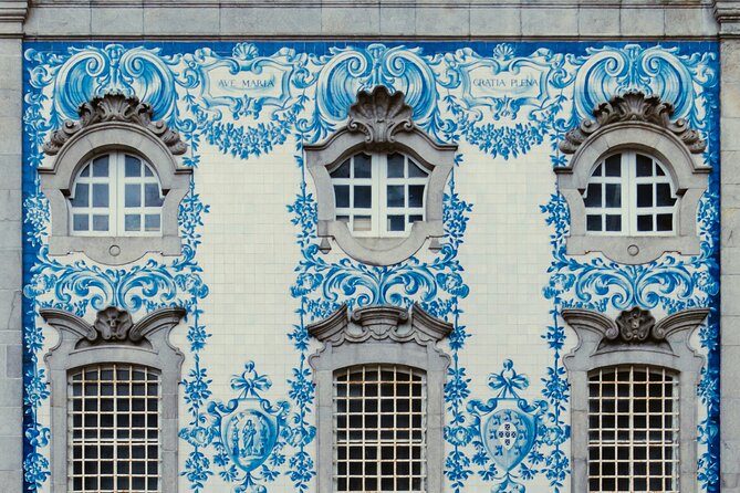 Fado Tour with Guide, Dinner & Live Show in Porto - Starting at Fonte do Cubo in Praça Ribeira