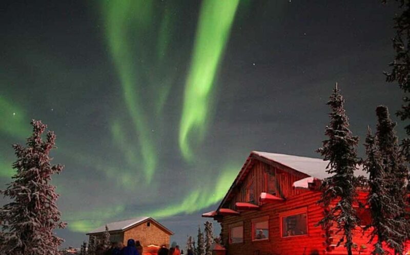 Fairbanks: Aurora Viewing Lodge - The Aurora Viewing Lodge: A Warm Shelter in the Wilderness