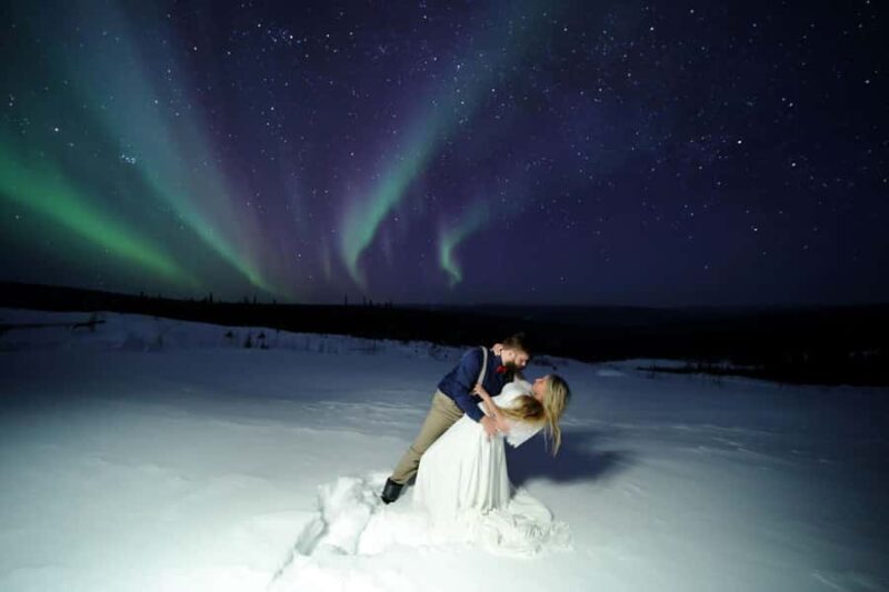 Fairbanks: Electric Moose Studios Aurora Adventure W/Pizza!! - Dining Experience with Gourmet Pizza and Warm Drinks