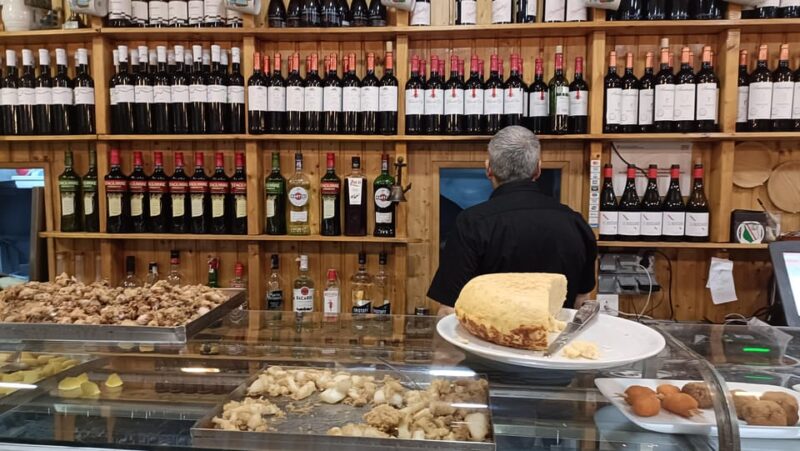 Familly friendly: tailored tapas, giants & Scavenger Hunts! - Explore Barcelona’s Culture with a Tailored Family Tour for All Ages