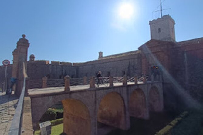 Familly friendly traditions & food tour: tailored tapas & games! - Food and Tapas: Traditional Places with Kid-Friendly Options