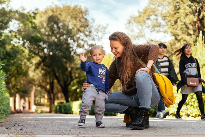 Family Friendly Barcelona Private City Tour - Practical Logistics and Meeting Details