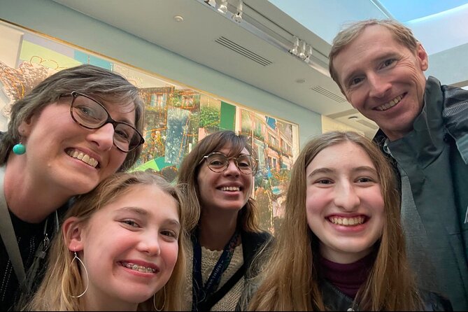 Family Friendly Louvre Museum Private Guided Tour - Starting at the Louvre Pyramid with Reserved Entry