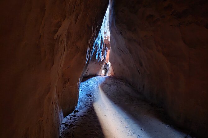 Family-Friendly Slot Canyon Adventure near Hanksville - Family-Friendly Slot Canyon Adventure near Hanksville