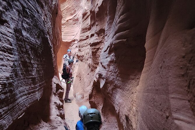 Family-Friendly Slot Canyon Adventure near Hanksville - Key Points