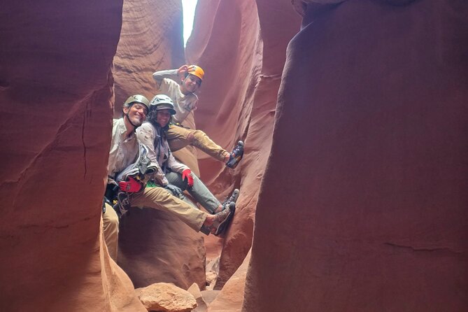 Family-Friendly Slot Canyon Adventure near Hanksville - Meeting Point and Logistical Details