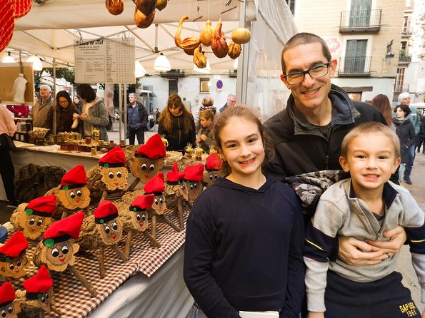Family Private Tour: Churros, Hot Chocolate & Games in Barcelona - Churros and Hot Chocolate at Xurreria