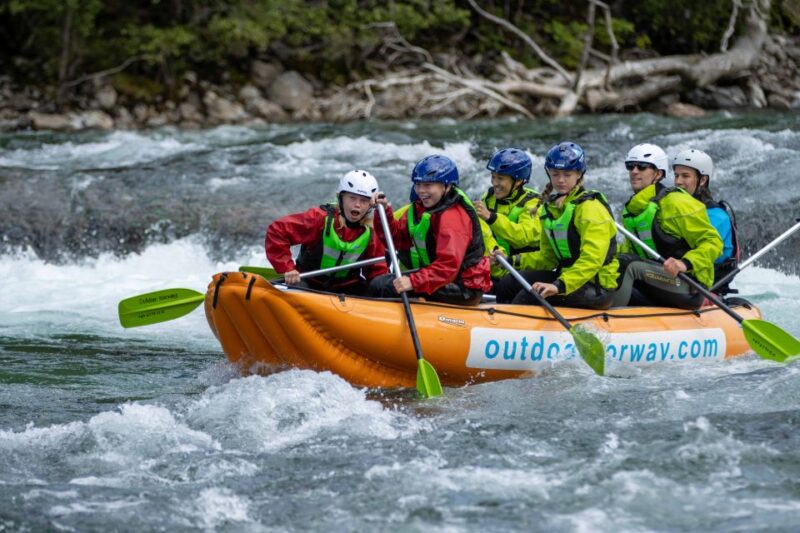 Family Rafting - Voss - Expert Guides and Safety Equipment