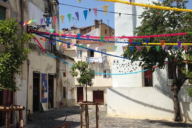 Family Tour: Genuine Lisbon - Meeting and Ending Points for Ease and Convenience