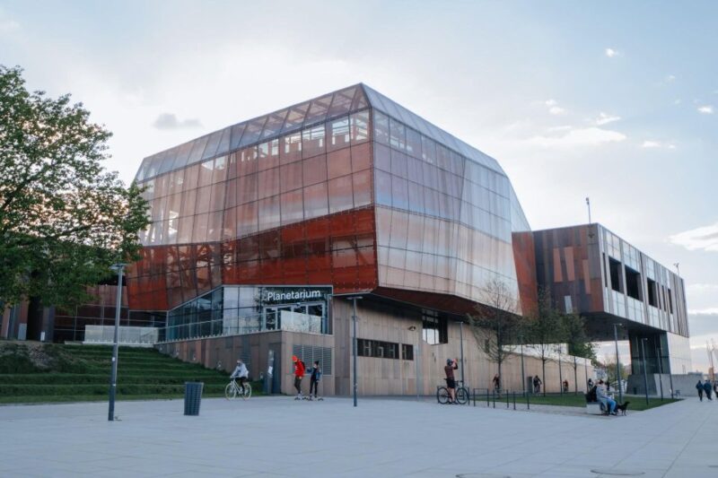 Family Tour of Warsaw Old Town with Fun Activities for Kids - Discovering Warsaw’s Old Town Highlights in a 2-Hour Walk