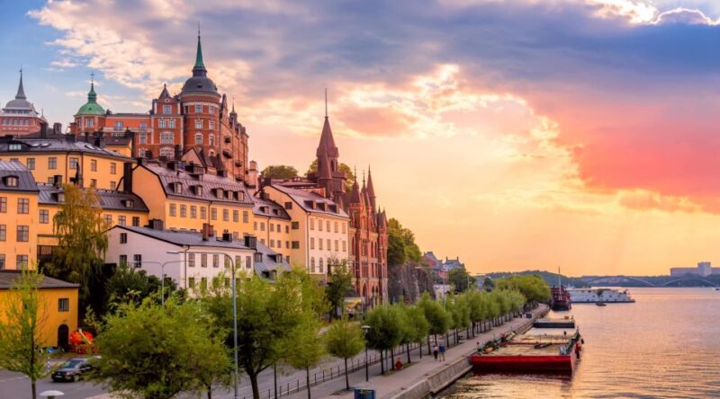 Family Walking Tour of Stockholm's Old Town, Junibacken - Discover Stockholm’s Old Town with a Family-Friendly Walking Tour and Junibacken
