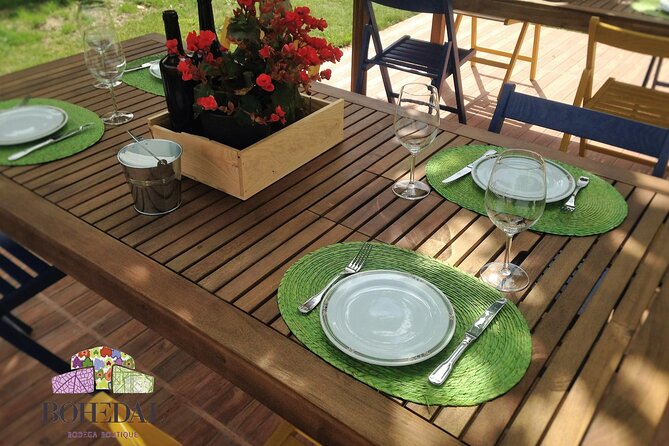 Family winery visit with food - Starting Point at Bohedal Bodega and Its Atmosphere