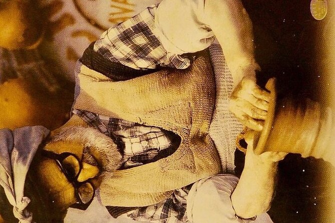 Famous shops to see in Cappadocia - Learning the Art of Carpet Making at Bazaar 54