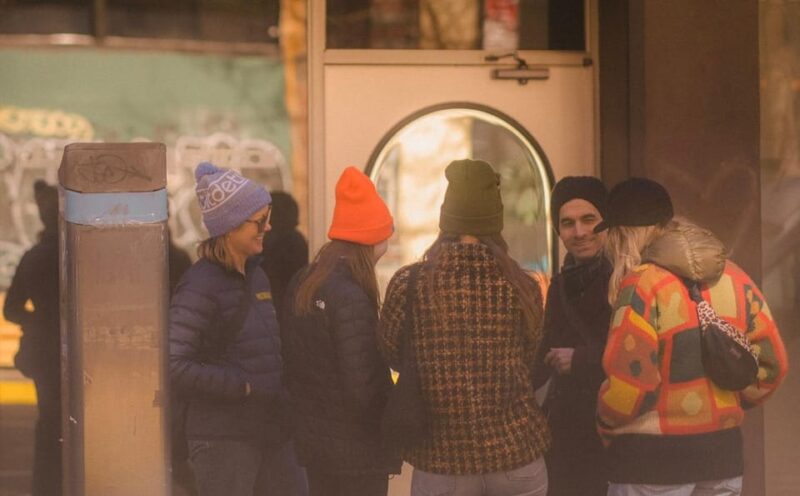 Fan Tribute: Taylor Swift in New York Walking Tour - Additional Stops at a University and TV Show Location