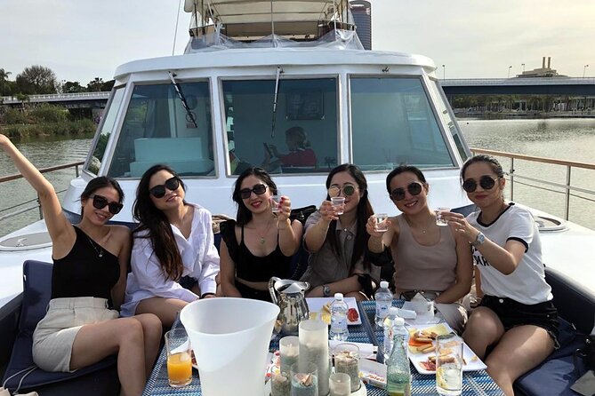 Fantastic boat trip with lunch or dinner - Dining Experience: 5-Course Tasting Menu Options