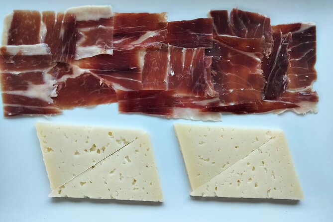 Fantastic boat trip with lunch or dinner - The Crew: Friendly, Knowledgeable, and Multilingual