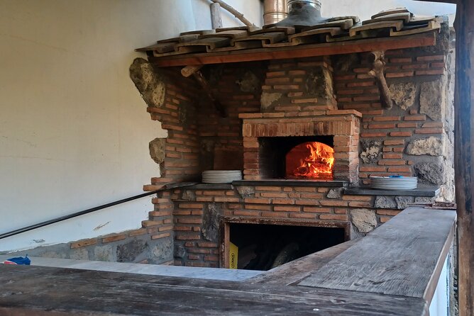 Farm tour with cheese & pizza experience, wine & Limoncello test - Tasting Local Drinks: Wine and Limoncello