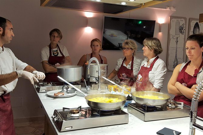 Farmers Market Shopping with Roman Full Course Class - (SHARED) - The Experience of a Historic Setting in a Private Palace