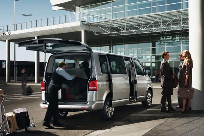 Faro Airport Private Transfer - Albufeira (Arrival) - Comfortable Travel in a Modern, Air-Conditioned Vehicle