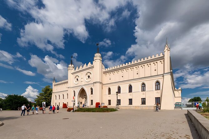 Fascinating Highlights of Lublin - Walking Tour - Exploring the Cracow Gate: A Medieval City Landmark