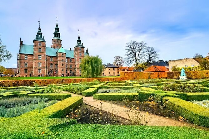 Fascinating Royal Castles in Copenhagen - Private Walking Tour - Logistics and Meeting Details