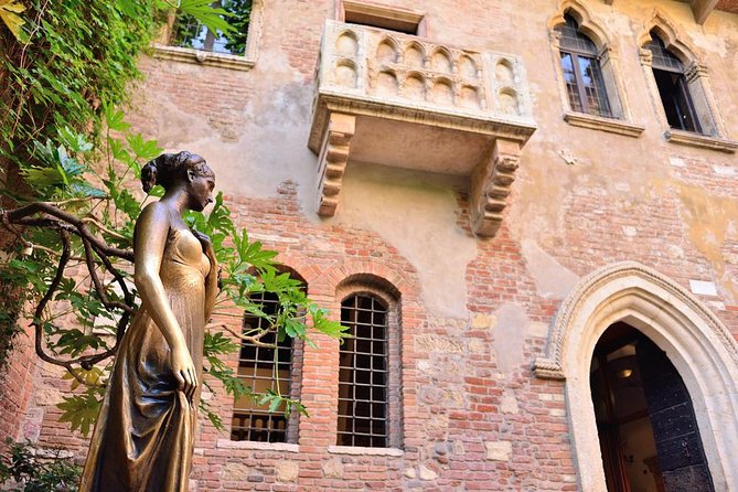 Fascinating Verona: in the Footprints of Romeo and Juliet - Signori Square and Verona’s Architectural Layers