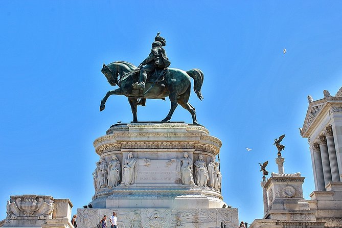 Fascist Rome Guided Tour: The Rise and Fall of Mussolini - Visiting the Obelisco del Foro Italico and Its Controversial Heritage