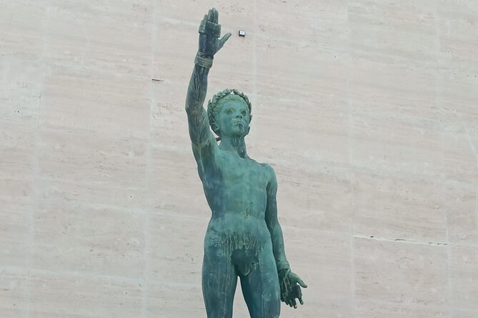 Fascist Rome Tour - The Phantom of Mussolini - Visiting the Palazzo dei Ricevimenti e dei Congressi