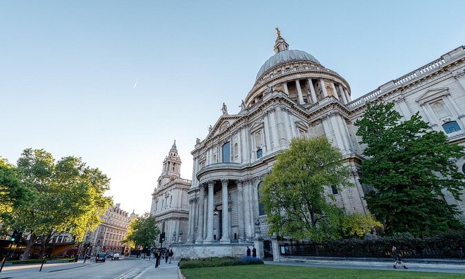 Fashion History Walking Tour in London - Key Points