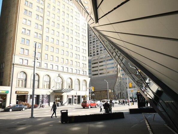 Fashion Shopping Tour in Toronto with a Local Stylist - Explore Toronto’s Fashion Scene with a Local Stylist