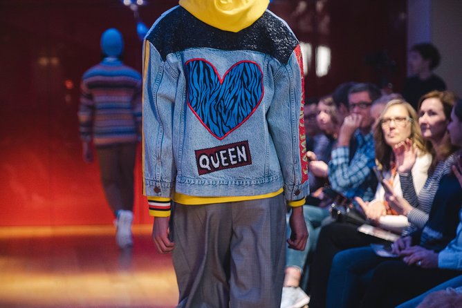 Fashion Show at Galeries Lafayette Paris - Accessibility and Crowd Considerations